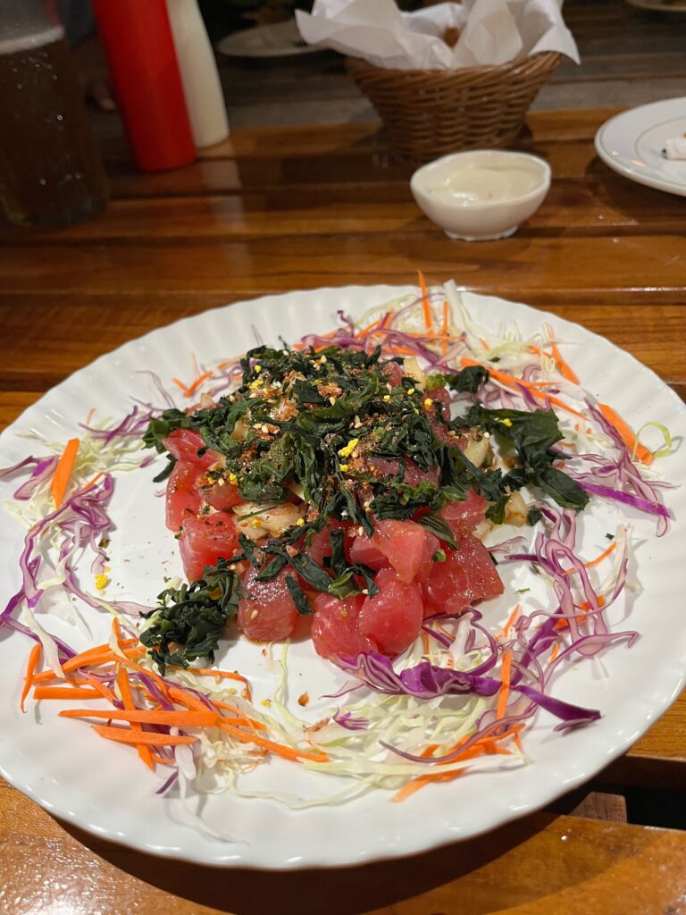パラオのレストランのおすすめ料理。ポキ
