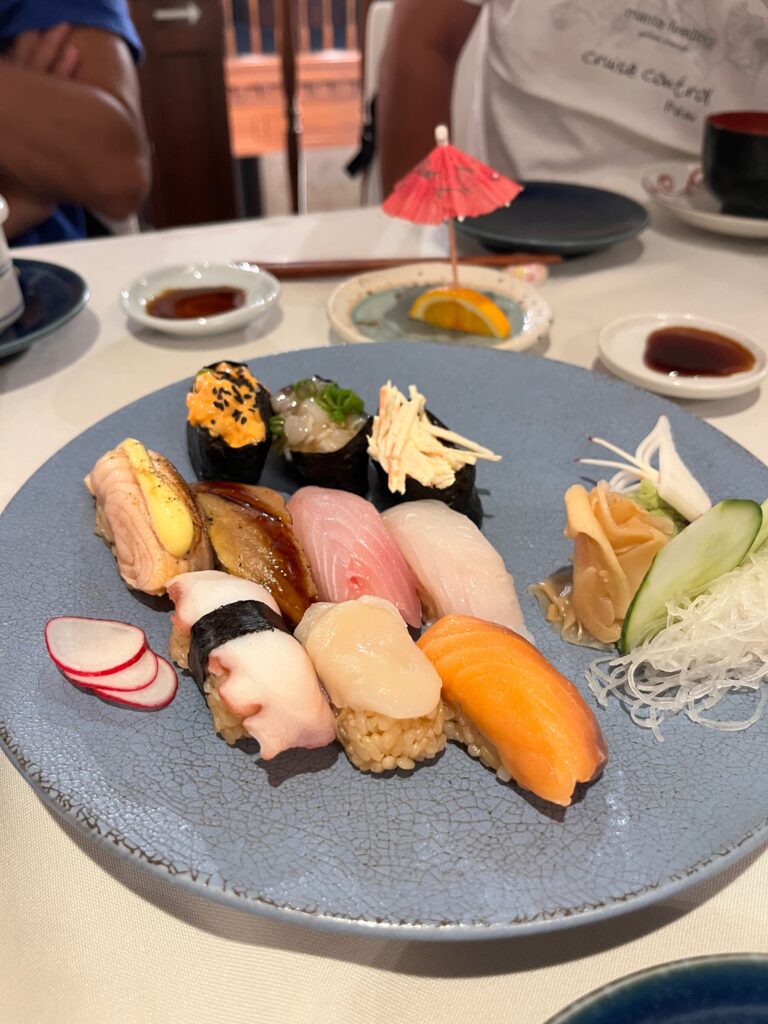 パラオのおすすめレストラン船の料理。寿司