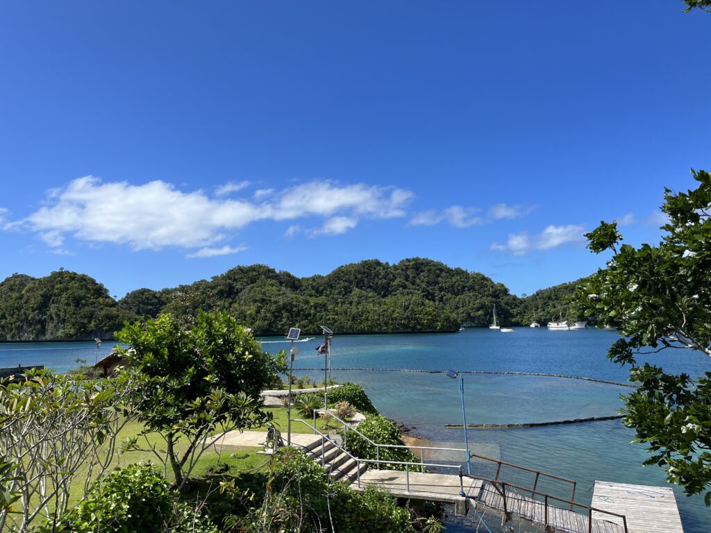 パラオで暮らした部屋の前に広がるロックアイランドと海｜ワーケーション環境